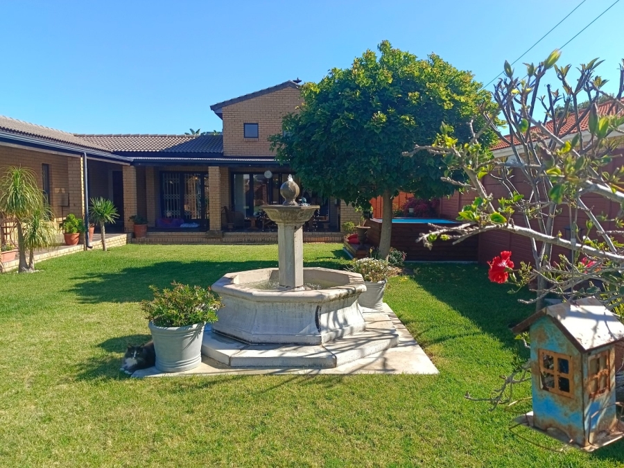 3 Bedroom Property for Sale in Sandbaai Western Cape